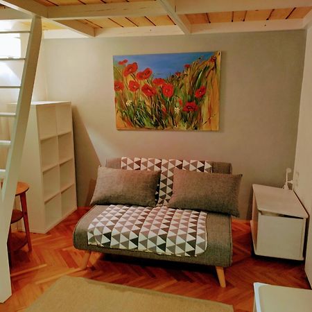 Isola Studio Rosa Изола Екстериор снимка